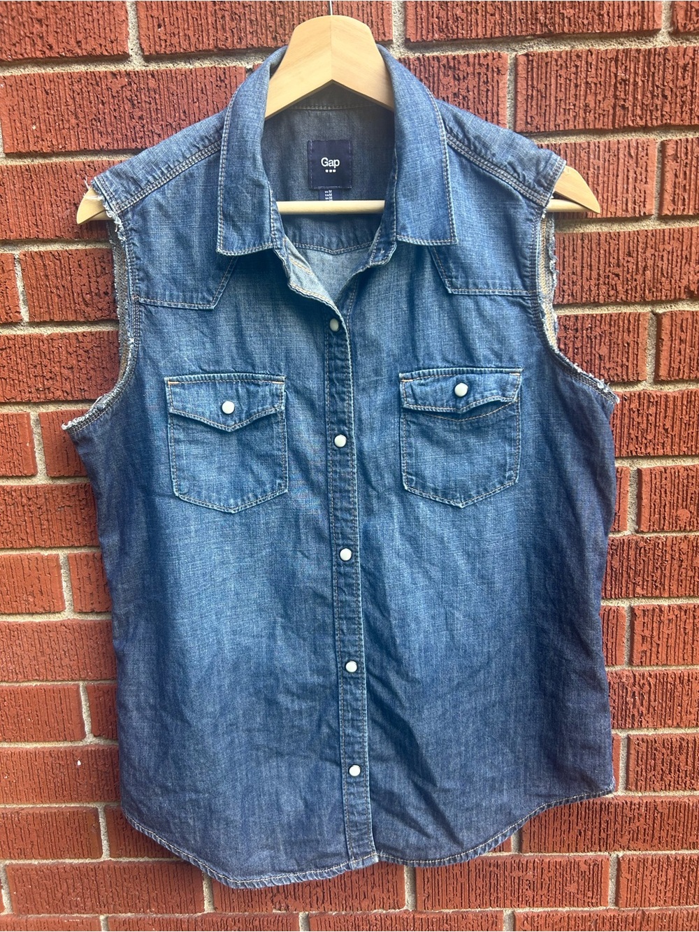 GAP Denim Pearl Snap Sleeveless Western Shirt Raw Edge Medium